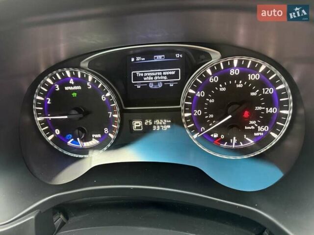 Белый Инфинити QX60, объемом двигателя 2.5 л и пробегом 251 тыс. км за 14500 $, фото 18 на Automoto.ua