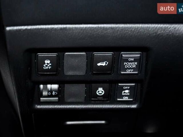 Білий Інфініті QX60, об'ємом двигуна 2.49 л та пробігом 180 тис. км за 9500 $, фото 35 на Automoto.ua