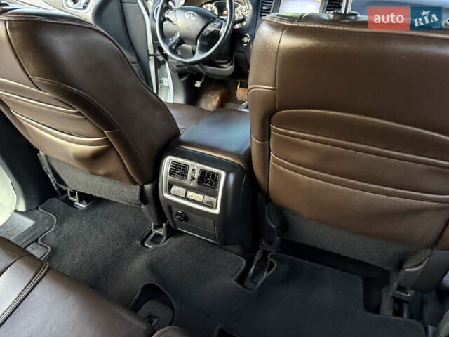 Білий Інфініті QX60, об'ємом двигуна 3.5 л та пробігом 217 тис. км за 9999 $, фото 10 на Automoto.ua