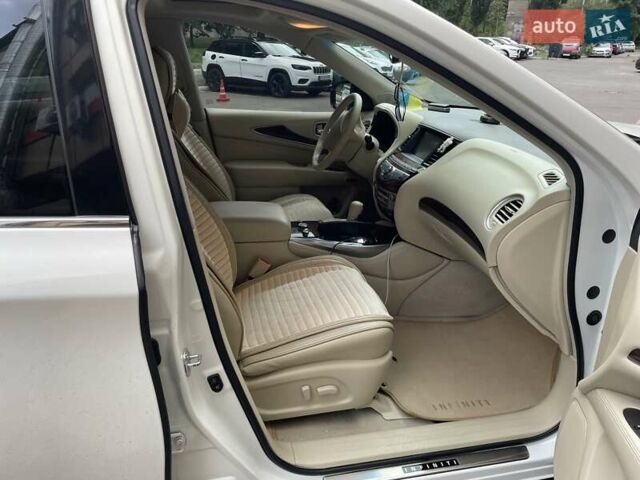 Білий Інфініті QX60, об'ємом двигуна 3.5 л та пробігом 217 тис. км за 15000 $, фото 9 на Automoto.ua