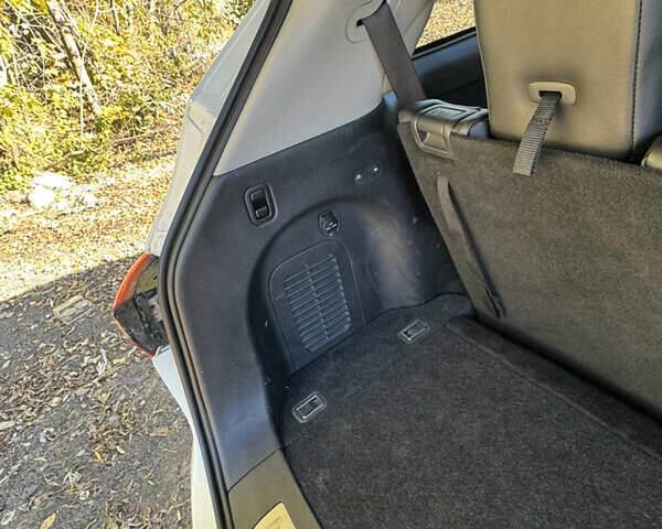 Белый Инфинити QX60, объемом двигателя 3.5 л и пробегом 264 тыс. км за 13000 $, фото 5 на Automoto.ua