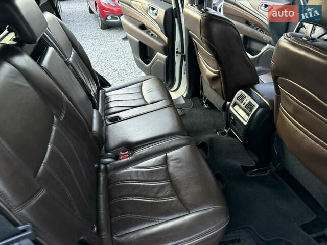 Білий Інфініті QX60, об'ємом двигуна 3.5 л та пробігом 217 тис. км за 9999 $, фото 8 на Automoto.ua