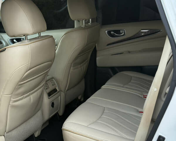 Белый Инфинити QX60, объемом двигателя 3.5 л и пробегом 153 тыс. км за 12999 $, фото 24 на Automoto.ua