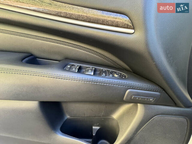 Белый Инфинити QX60, объемом двигателя 3.5 л и пробегом 264 тыс. км за 13000 $, фото 12 на Automoto.ua