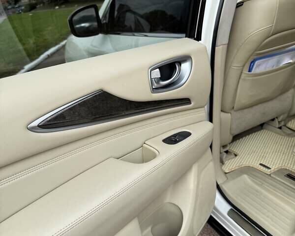 Білий Інфініті QX60, об'ємом двигуна 3.5 л та пробігом 230 тис. км за 18000 $, фото 9 на Automoto.ua