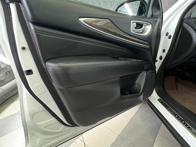 Белый Инфинити QX60, объемом двигателя 2.5 л и пробегом 208 тыс. км за 14500 $, фото 9 на Automoto.ua