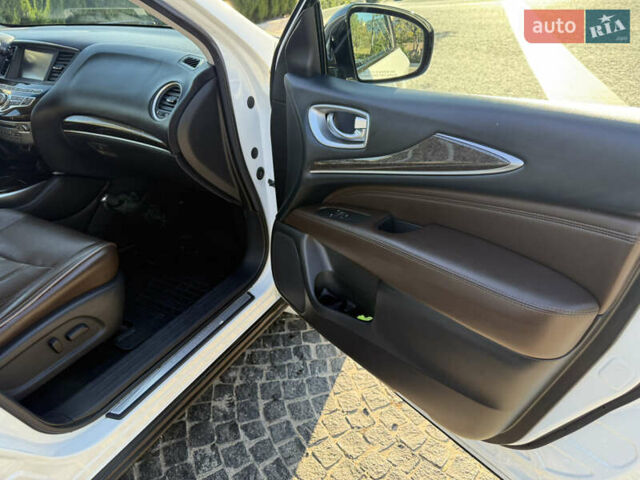 Белый Инфинити QX60, объемом двигателя 3.5 л и пробегом 190 тыс. км за 16500 $, фото 19 на Automoto.ua