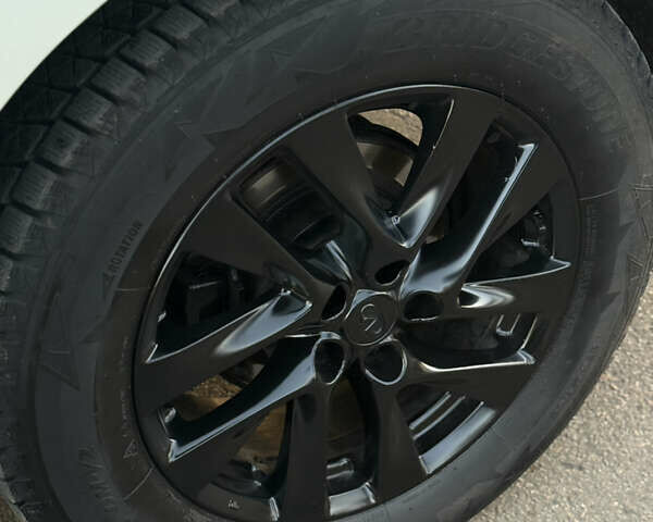 Белый Инфинити QX60, объемом двигателя 3.5 л и пробегом 153 тыс. км за 12999 $, фото 31 на Automoto.ua