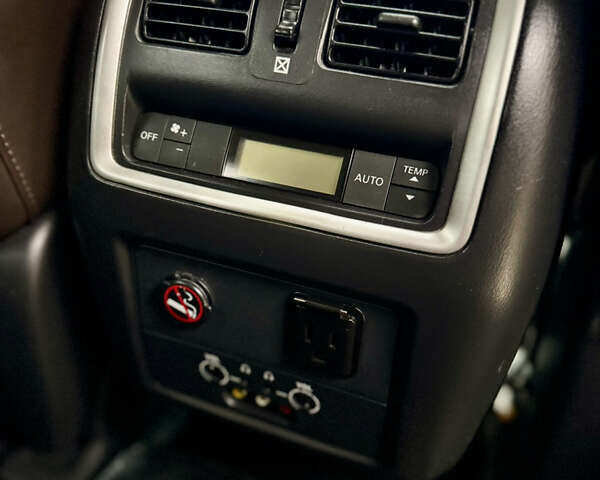 Белый Инфинити QX60, объемом двигателя 3.5 л и пробегом 190 тыс. км за 15700 $, фото 28 на Automoto.ua