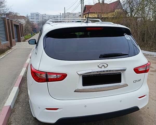 Белый Инфинити QX60, объемом двигателя 3.5 л и пробегом 135 тыс. км за 16600 $, фото 2 на Automoto.ua
