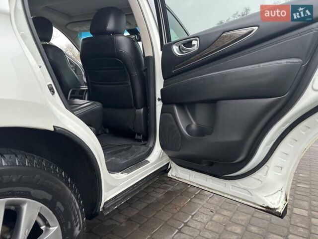 Белый Инфинити QX60, объемом двигателя 3.5 л и пробегом 142 тыс. км за 18000 $, фото 24 на Automoto.ua