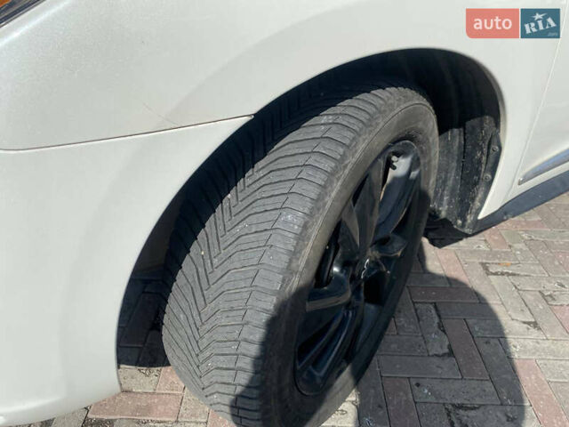 Белый Инфинити QX60, объемом двигателя 3.5 л и пробегом 186 тыс. км за 13700 $, фото 9 на Automoto.ua