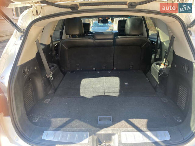 Белый Инфинити QX60, объемом двигателя 3.5 л и пробегом 186 тыс. км за 13700 $, фото 19 на Automoto.ua