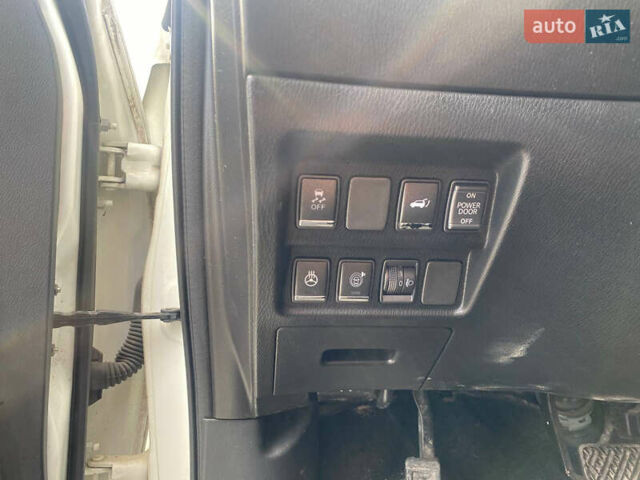 Белый Инфинити QX60, объемом двигателя 3.5 л и пробегом 186 тыс. км за 16700 $, фото 16 на Automoto.ua