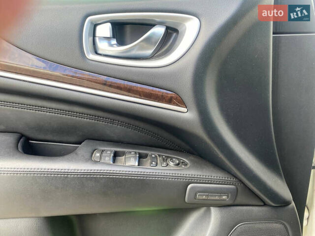 Белый Инфинити QX60, объемом двигателя 3.5 л и пробегом 186 тыс. км за 16700 $, фото 15 на Automoto.ua
