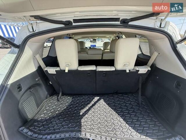 Белый Инфинити QX60, объемом двигателя 3.5 л и пробегом 156 тыс. км за 18000 $, фото 18 на Automoto.ua
