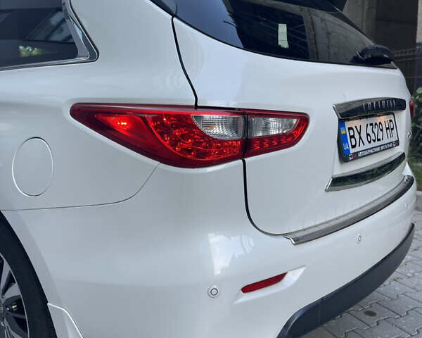 Білий Інфініті QX60, об'ємом двигуна 3.5 л та пробігом 200 тис. км за 19600 $, фото 4 на Automoto.ua