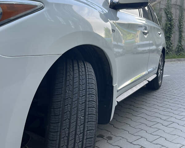 Білий Інфініті QX60, об'ємом двигуна 3.5 л та пробігом 200 тис. км за 19600 $, фото 6 на Automoto.ua