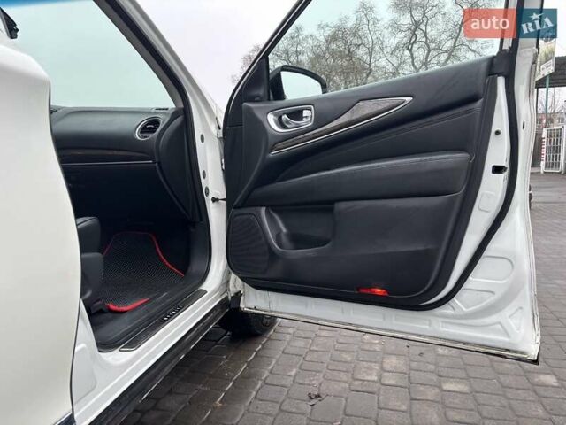 Белый Инфинити QX60, объемом двигателя 3.5 л и пробегом 142 тыс. км за 18000 $, фото 19 на Automoto.ua