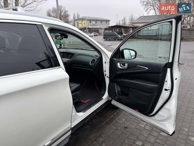 Белый Инфинити QX60, объемом двигателя 3.5 л и пробегом 142 тыс. км за 18000 $, фото 21 на Automoto.ua