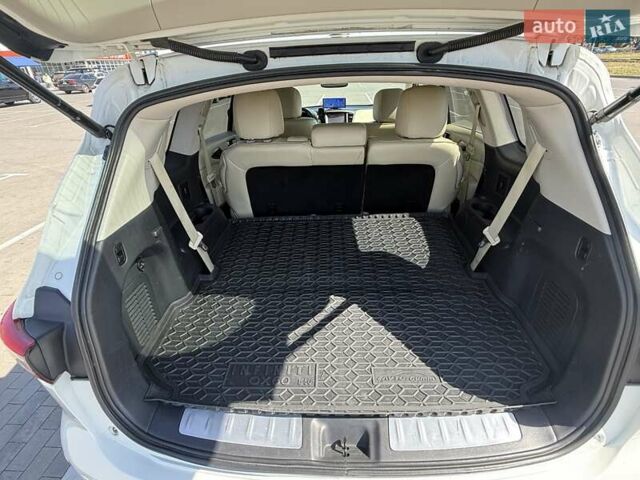 Белый Инфинити QX60, объемом двигателя 3.5 л и пробегом 156 тыс. км за 18000 $, фото 17 на Automoto.ua