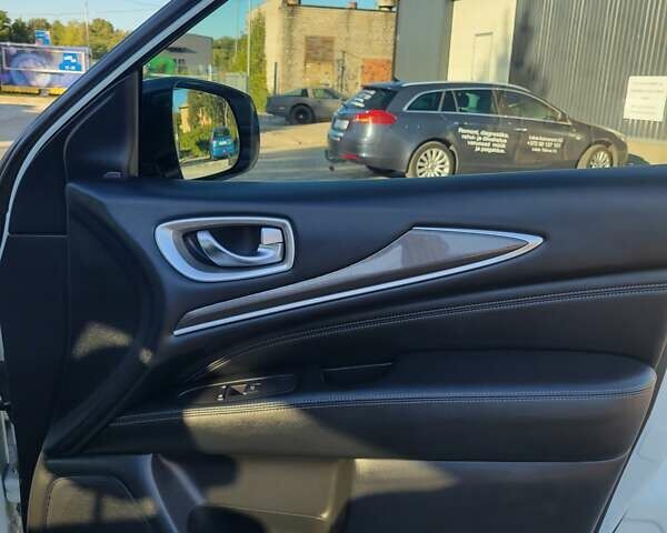 Белый Инфинити QX60, объемом двигателя 3.5 л и пробегом 156 тыс. км за 16700 $, фото 16 на Automoto.ua