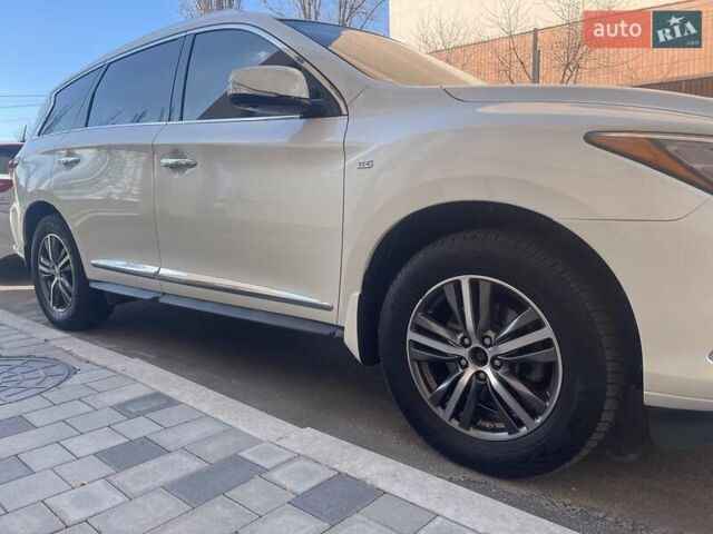 Белый Инфинити QX60, объемом двигателя 3.5 л и пробегом 141 тыс. км за 19800 $, фото 3 на Automoto.ua