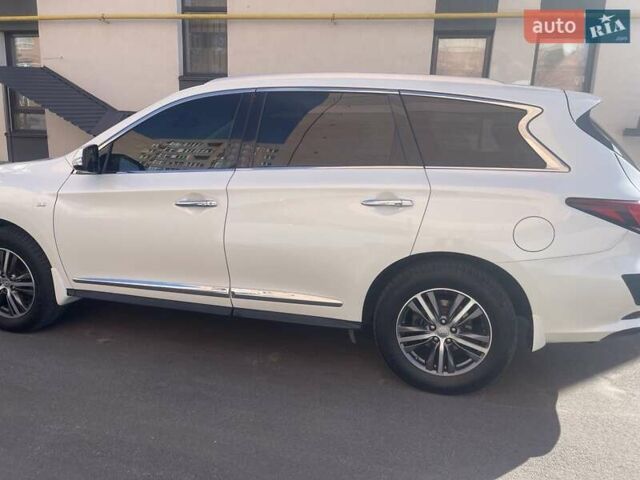 Белый Инфинити QX60, объемом двигателя 3.5 л и пробегом 141 тыс. км за 19800 $, фото 1 на Automoto.ua