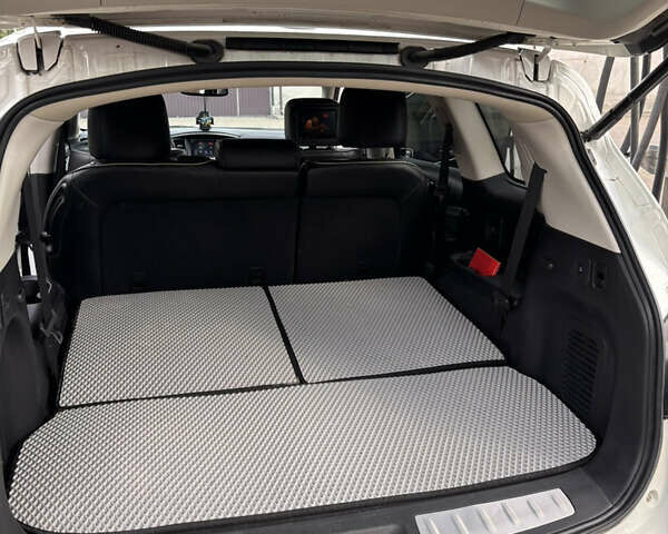 Белый Инфинити QX60, объемом двигателя 3.5 л и пробегом 99 тыс. км за 20500 $, фото 45 на Automoto.ua