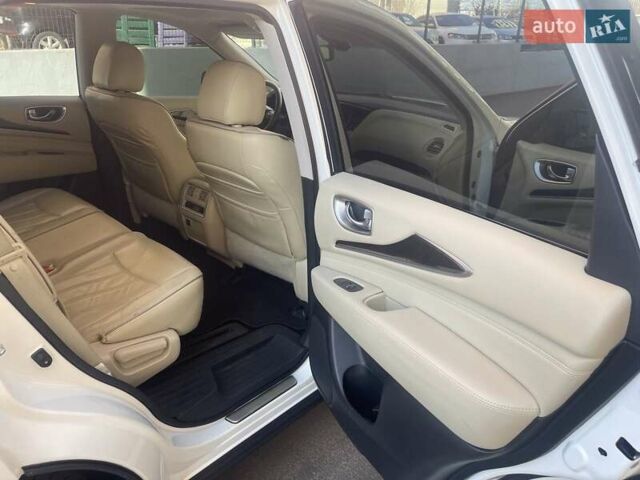 Белый Инфинити QX60, объемом двигателя 3.5 л и пробегом 141 тыс. км за 19800 $, фото 4 на Automoto.ua