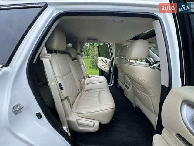 Белый Инфинити QX60, объемом двигателя 3.5 л и пробегом 103 тыс. км за 22999 $, фото 101 на Automoto.ua