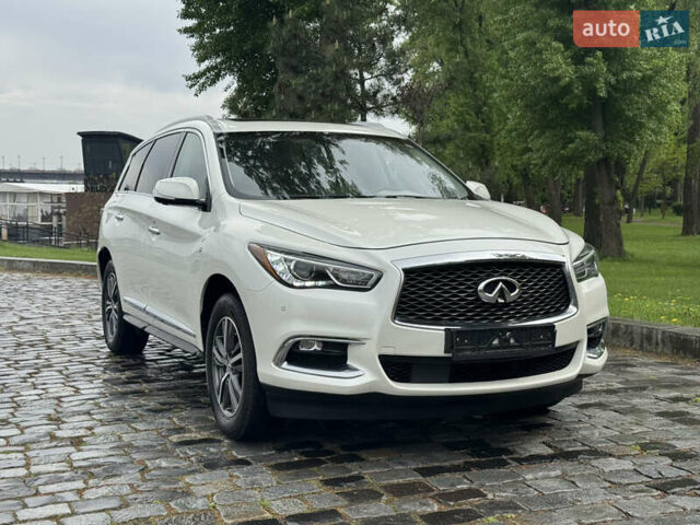 Белый Инфинити QX60, объемом двигателя 3.5 л и пробегом 103 тыс. км за 22999 $, фото 4 на Automoto.ua