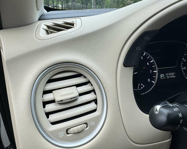 Белый Инфинити QX60, объемом двигателя 3.5 л и пробегом 103 тыс. км за 22999 $, фото 122 на Automoto.ua