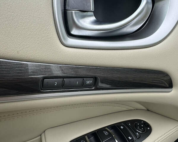 Белый Инфинити QX60, объемом двигателя 3.5 л и пробегом 103 тыс. км за 22999 $, фото 123 на Automoto.ua