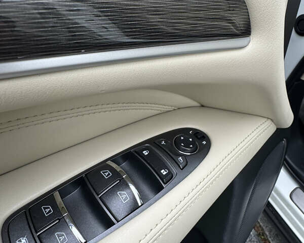 Белый Инфинити QX60, объемом двигателя 3.5 л и пробегом 103 тыс. км за 22999 $, фото 117 на Automoto.ua