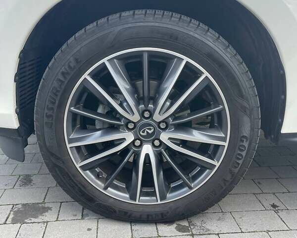 Белый Инфинити QX60, объемом двигателя 3.5 л и пробегом 106 тыс. км за 19800 $, фото 5 на Automoto.ua