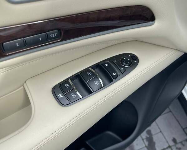 Белый Инфинити QX60, объемом двигателя 3.5 л и пробегом 106 тыс. км за 19800 $, фото 10 на Automoto.ua