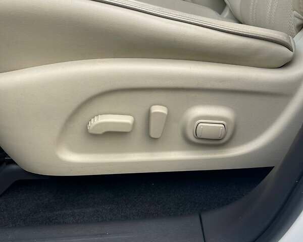 Белый Инфинити QX60, объемом двигателя 3.5 л и пробегом 106 тыс. км за 19800 $, фото 8 на Automoto.ua