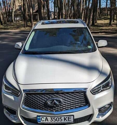 Белый Инфинити QX60, объемом двигателя 3.5 л и пробегом 67 тыс. км за 26000 $, фото 3 на Automoto.ua