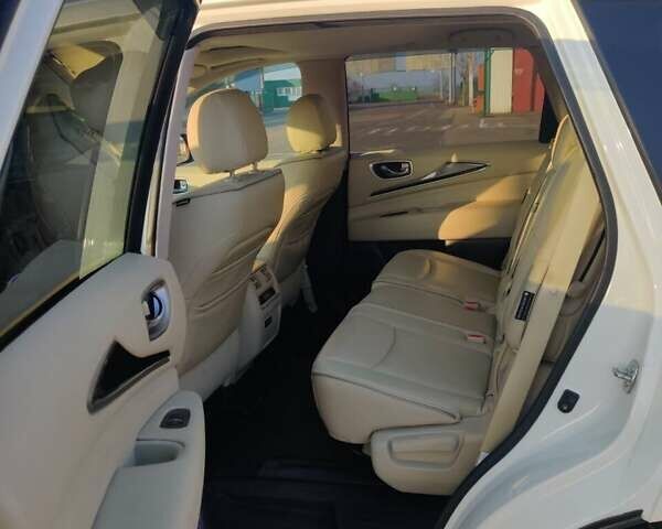 Білий Інфініті QX60, об'ємом двигуна 3.5 л та пробігом 52 тис. км за 25000 $, фото 9 на Automoto.ua
