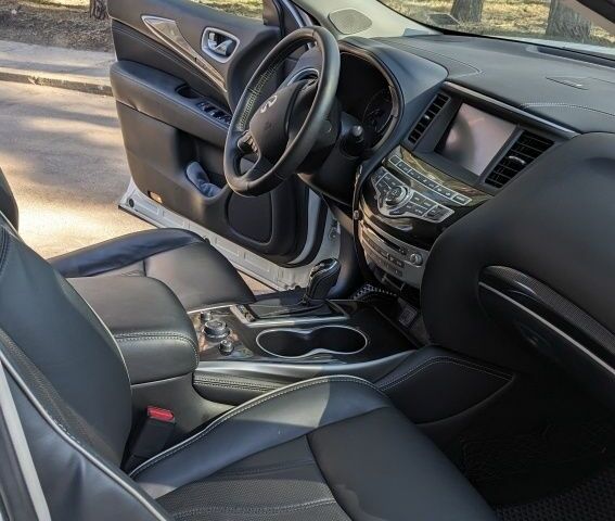 Белый Инфинити QX60, объемом двигателя 3.5 л и пробегом 77 тыс. км за 25000 $, фото 7 на Automoto.ua