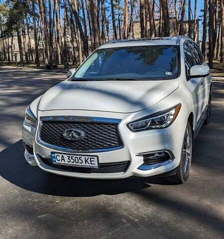 Белый Инфинити QX60, объемом двигателя 3.5 л и пробегом 67 тыс. км за 26000 $, фото 4 на Automoto.ua