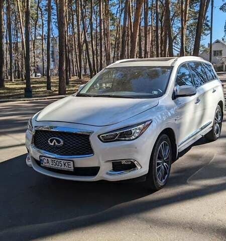 Белый Инфинити QX60, объемом двигателя 3.5 л и пробегом 67 тыс. км за 26000 $, фото 5 на Automoto.ua