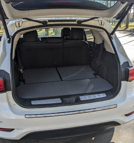 Белый Инфинити QX60, объемом двигателя 3.5 л и пробегом 77 тыс. км за 25000 $, фото 11 на Automoto.ua