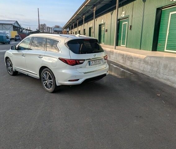 Белый Инфинити QX60, объемом двигателя 3.5 л и пробегом 77 тыс. км за 25000 $, фото 1 на Automoto.ua
