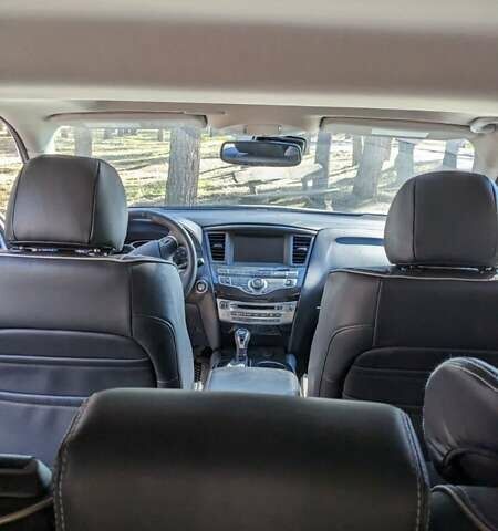 Белый Инфинити QX60, объемом двигателя 3.5 л и пробегом 67 тыс. км за 26000 $, фото 18 на Automoto.ua