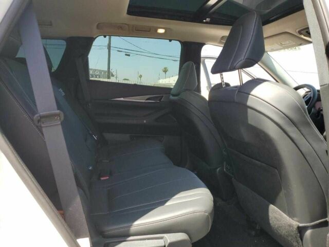 Белый Инфинити QX60, объемом двигателя 3.5 л и пробегом 16 тыс. км за 11000 $, фото 10 на Automoto.ua