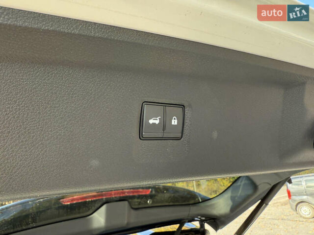 Белый Инфинити QX60, объемом двигателя 3.5 л и пробегом 53 тыс. км за 39000 $, фото 20 на Automoto.ua