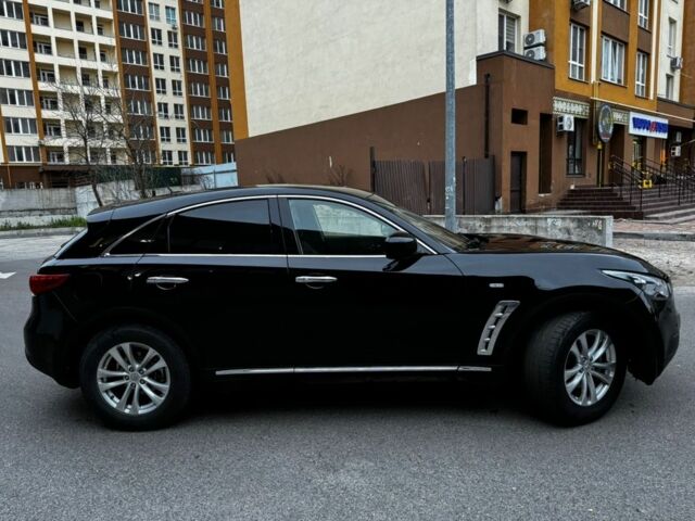 Черный Инфинити QX60, объемом двигателя 3.7 л и пробегом 230 тыс. км за 16500 $, фото 2 на Automoto.ua