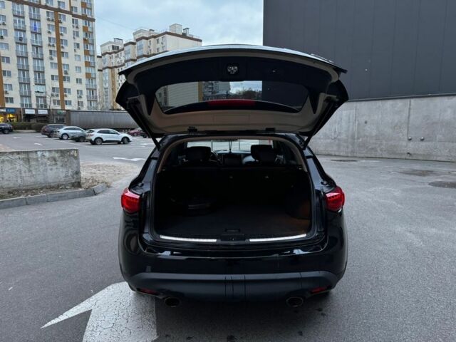 Черный Инфинити QX60, объемом двигателя 3.7 л и пробегом 230 тыс. км за 16500 $, фото 4 на Automoto.ua